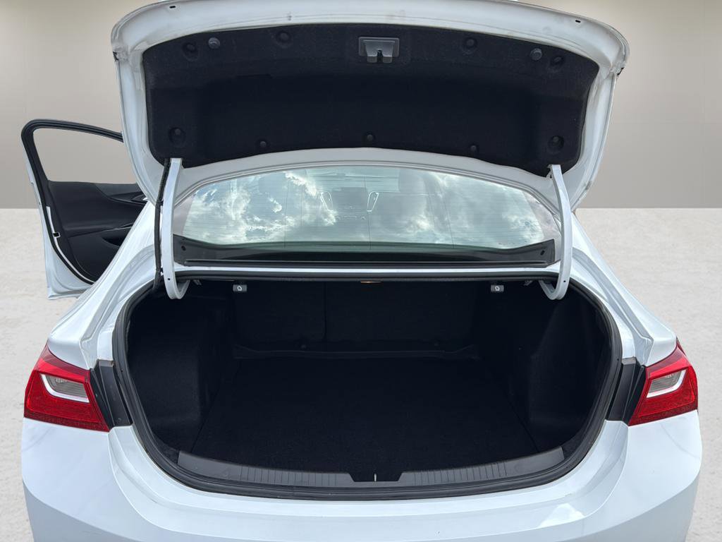 Used 2023 Chevrolet Malibu LT FWD image 13
