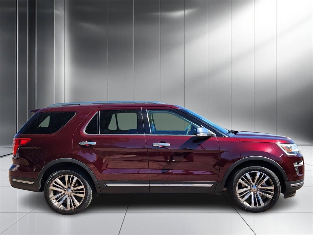 Used 2018 Ford Explorer Platinum image 3