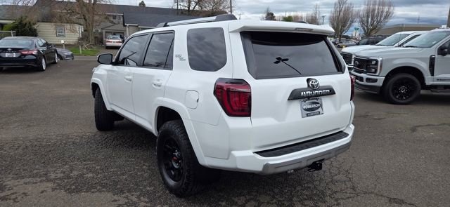 Used 2018 Toyota 4Runner TRD Off-Road Premium image 9