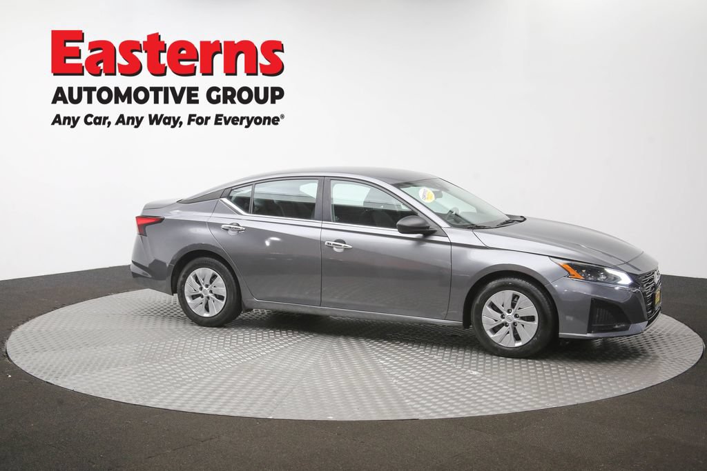 Used 2024 Nissan Altima 2.5 S FWD image 42