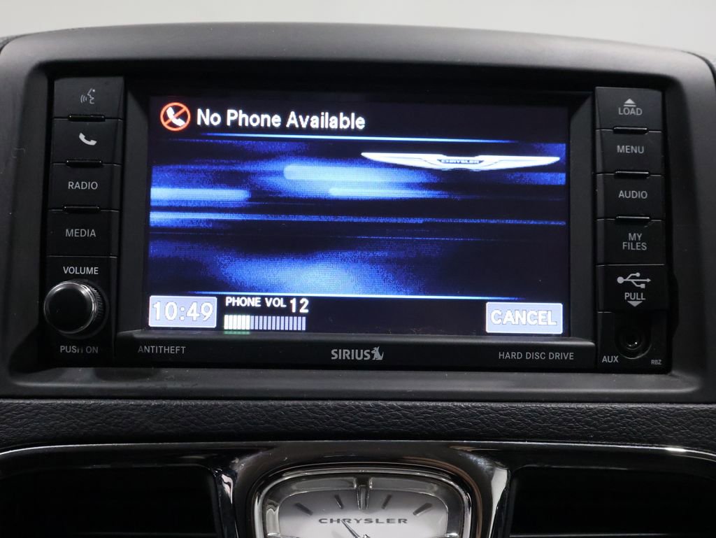 Used 2015 Chrysler Town & Country Touring image 26