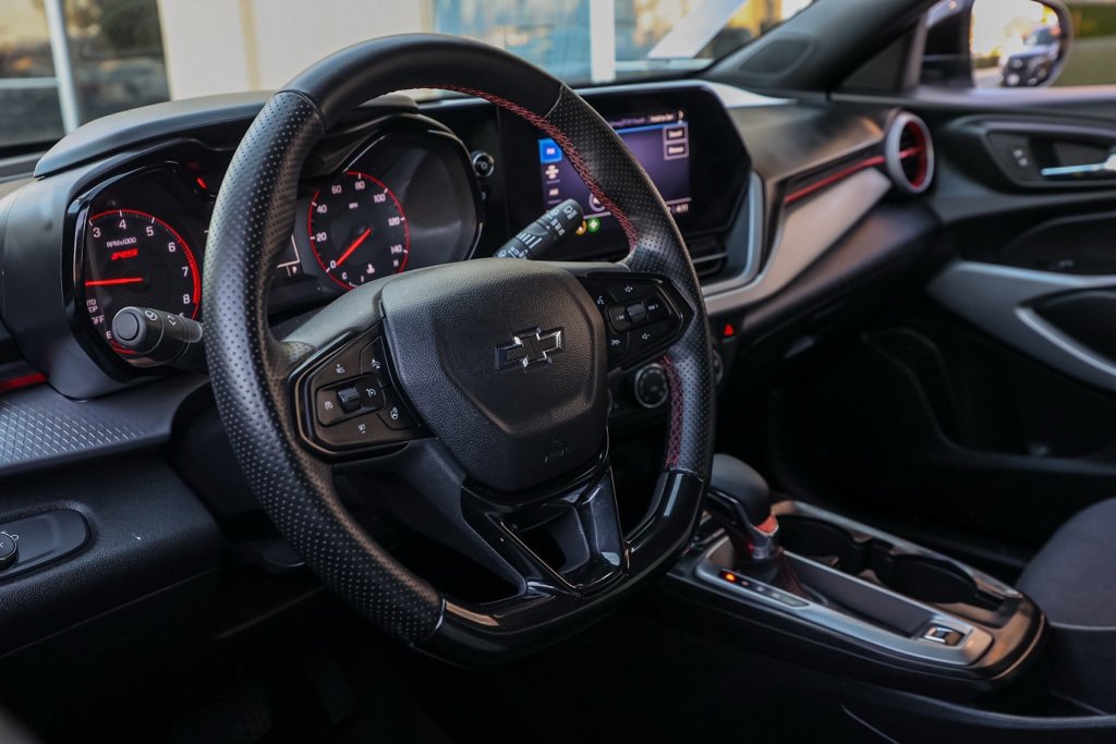 Used 2024 Chevrolet Trax RS w/ Driver Confidence Package image 14