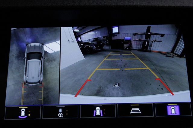 Used 2022 Buick Envision Avenir w/ Technology Package II image 36