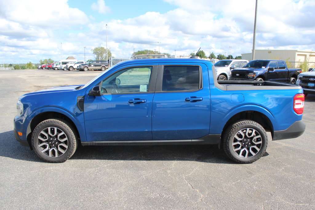 Used 2024 Ford Maverick Lariat FWD image 3