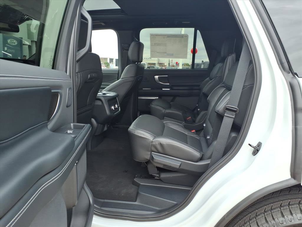 New 2025 Ford Expedition Platinum w/ Stealth Performance Package AWD/4WD image 18