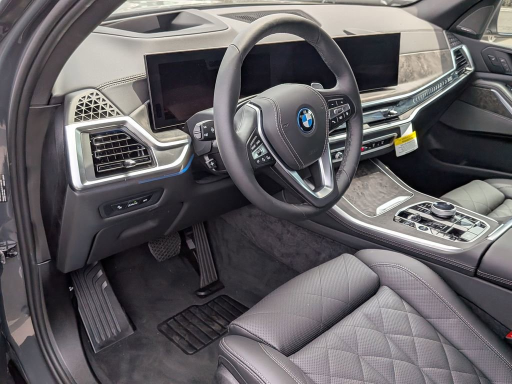New 2026 BMW X5 xDrive50e image 8