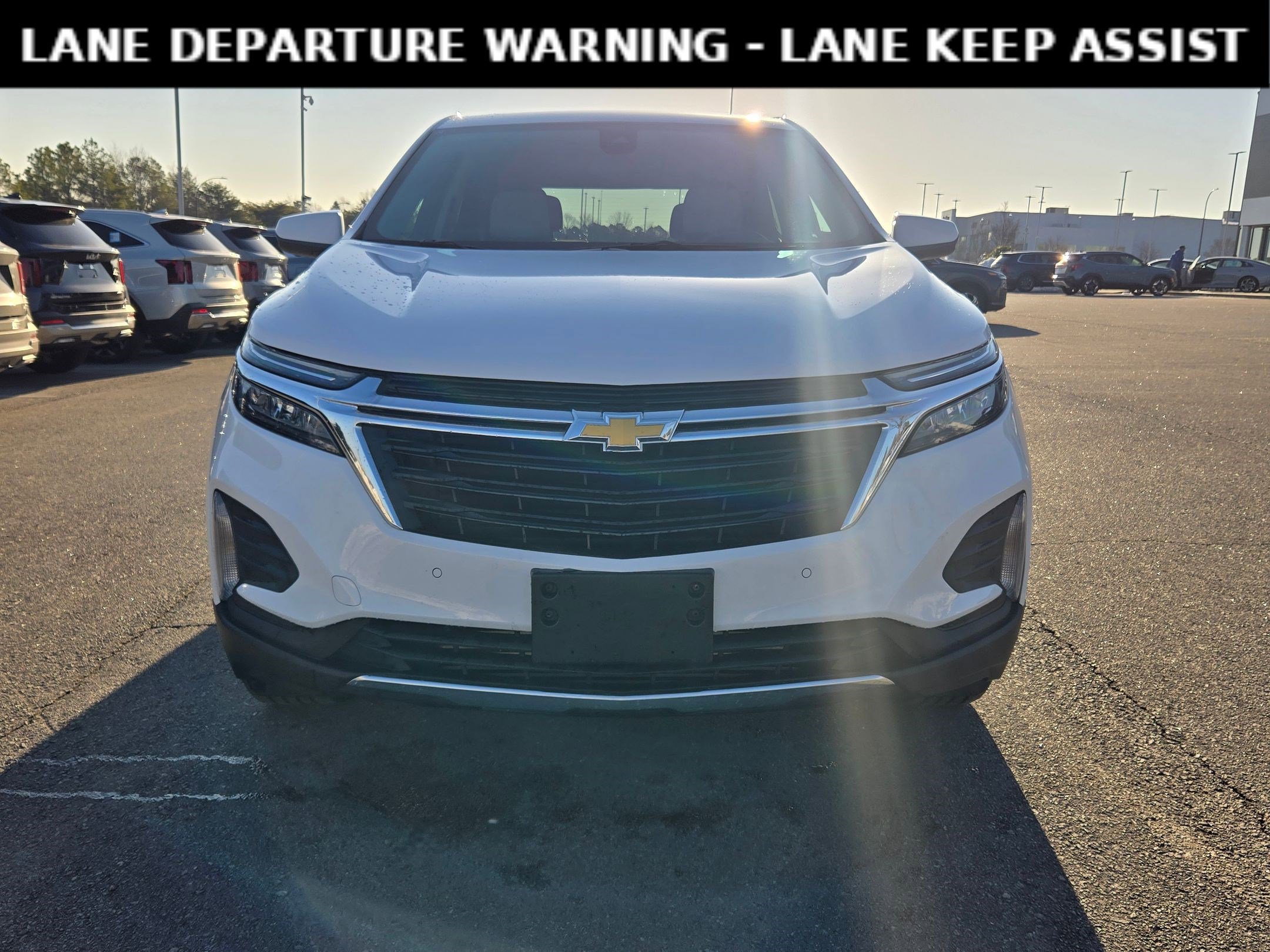 Used 2022 Chevrolet Equinox LT w/ Driver Convenience Package image 2