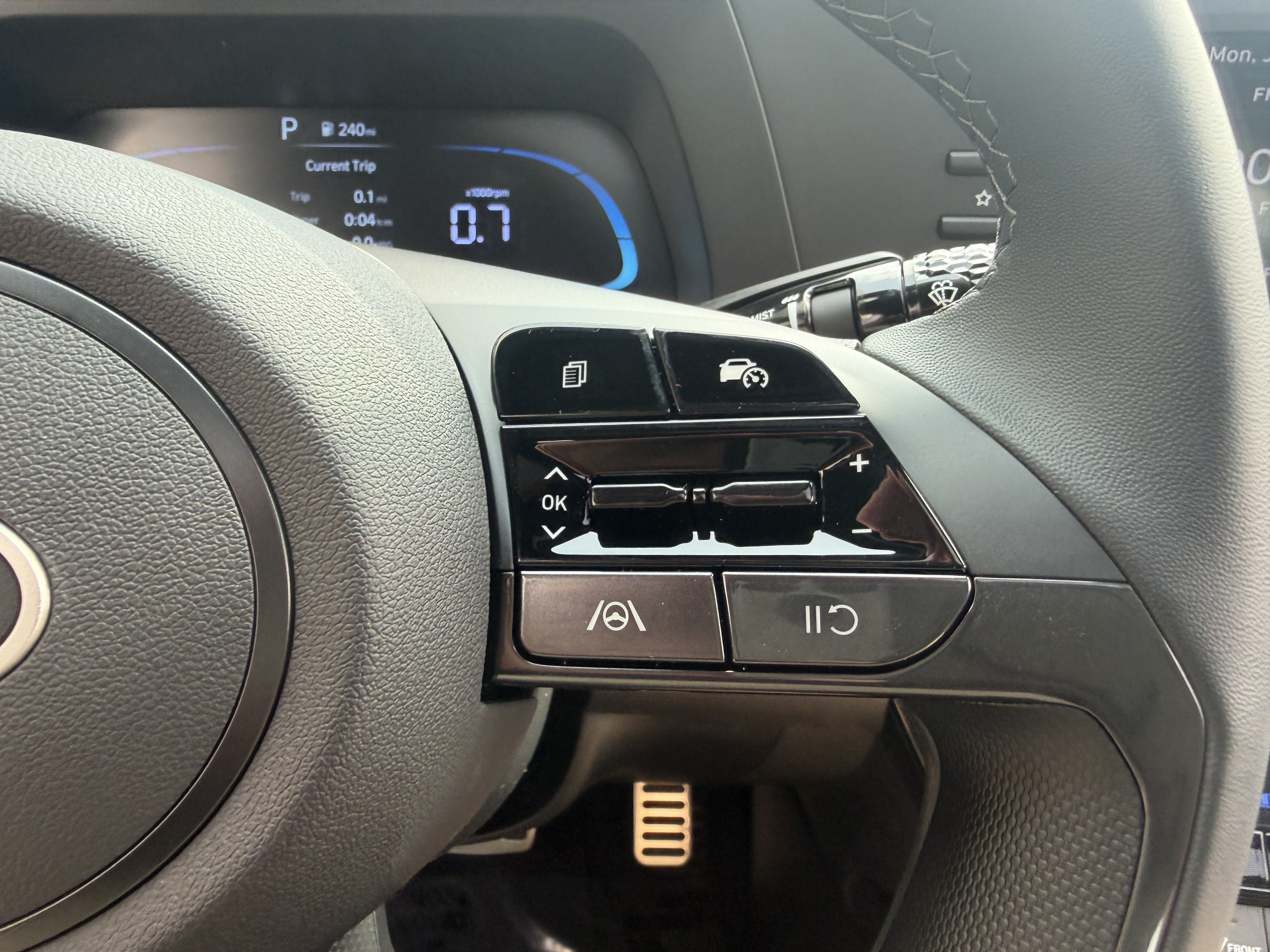 New 2026 Hyundai Elantra SEL Sport FWD image 27