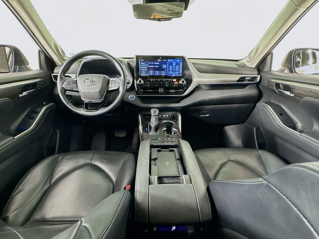 Used 2021 Toyota Highlander Platinum image 31