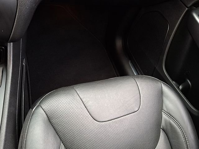 Used 2020 Jeep Cherokee Limited image 29