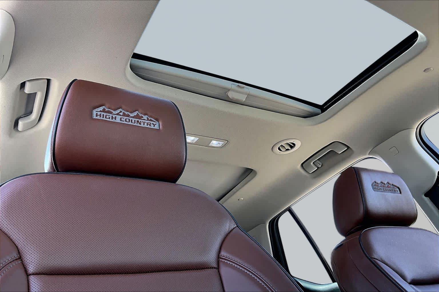 Used 2019 Chevrolet Traverse High Country AWD/4WD image 13