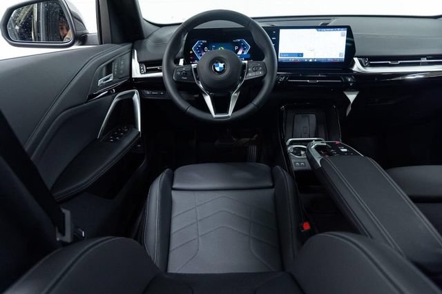 Certified 2025 BMW X2 xDrive28i w/ Technology Package AWD/4WD image 3