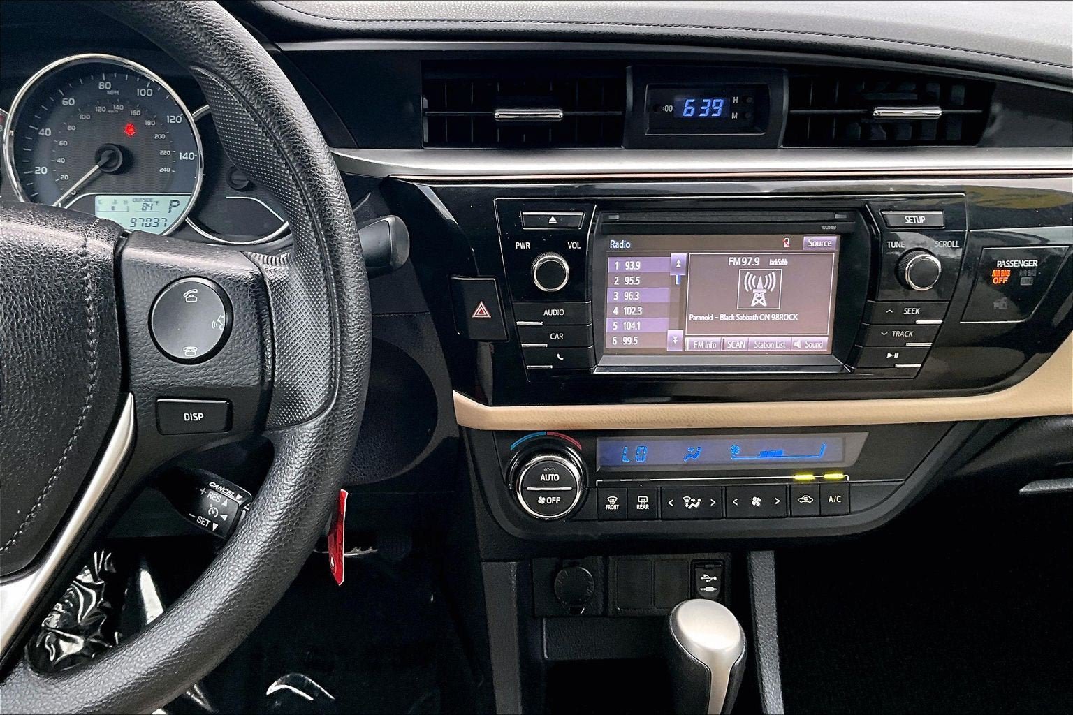 Used 2014 Toyota Corolla LE FWD image 6