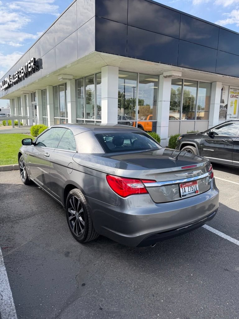 Used 2012 Chrysler 200 S FWD image 3