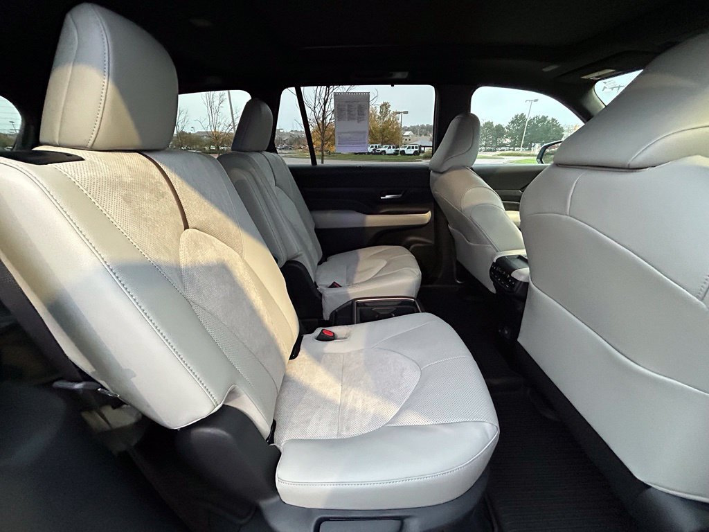 Used 2026 Toyota Grand Highlander AWD Hybrid image 26