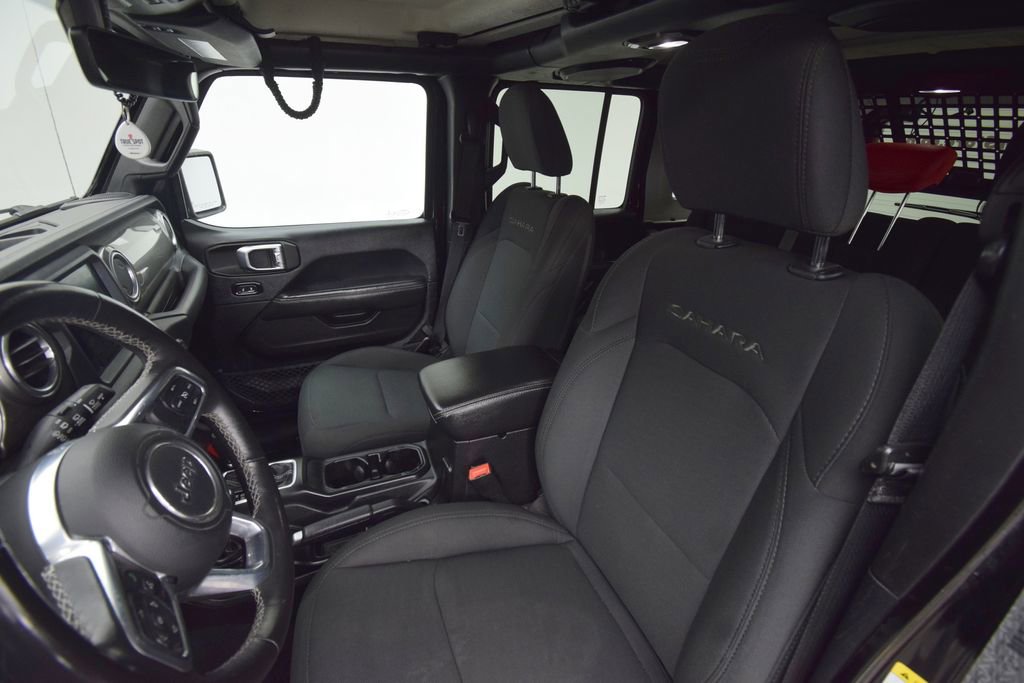 Used 2018 Jeep Wrangler Unlimited Sahara w/ Uconnect 4C Nav & Sound Group image 19