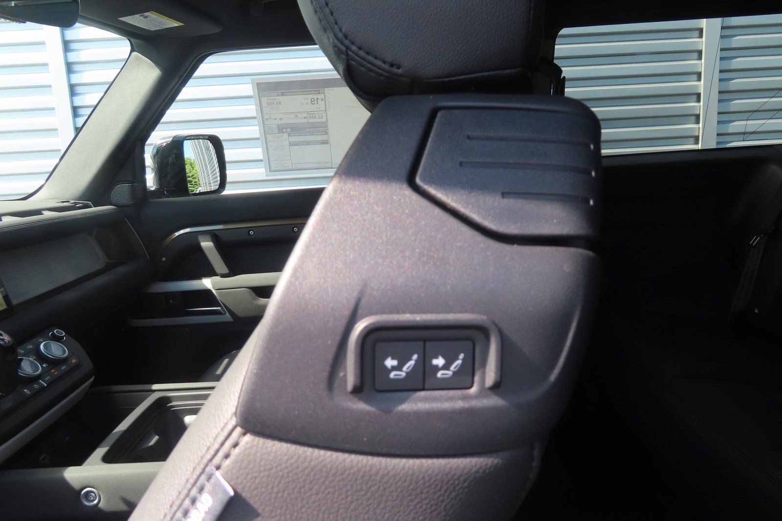 Used 2023 Land Rover Defender 90 S image 6