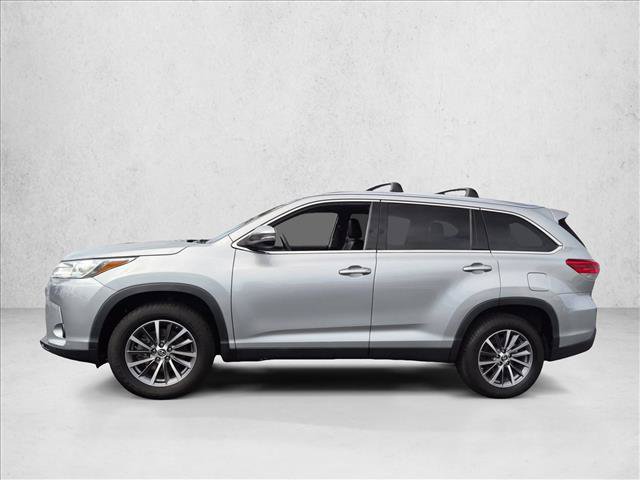 Used 2019 Toyota Highlander XLE FWD image 9