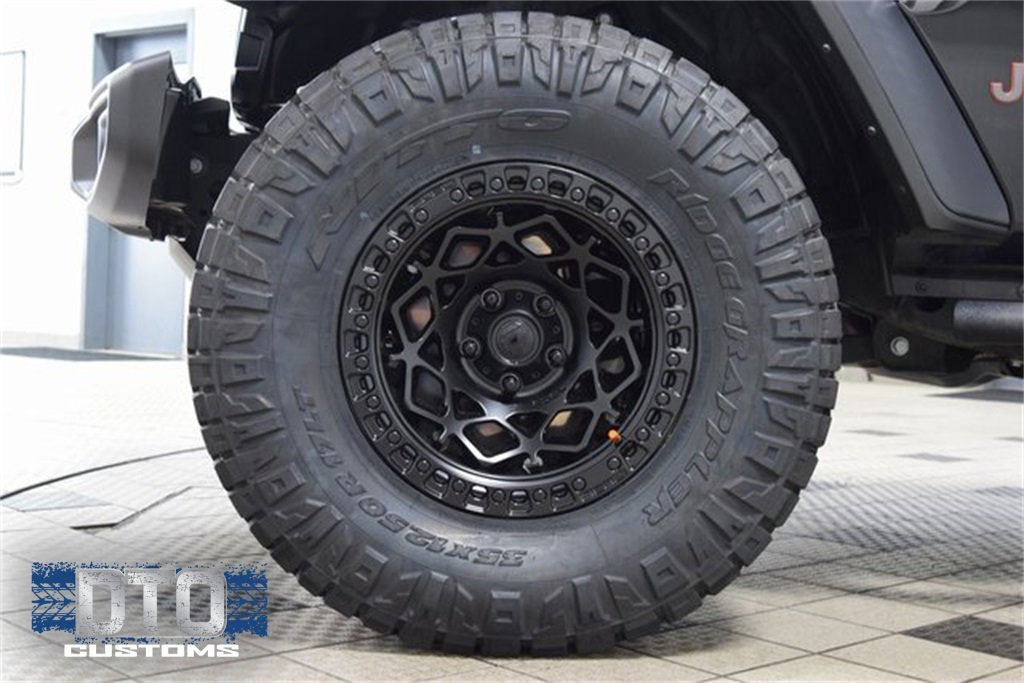 Used 2023 Jeep Gladiator Mojave w/ Trailer Tow Package image 24