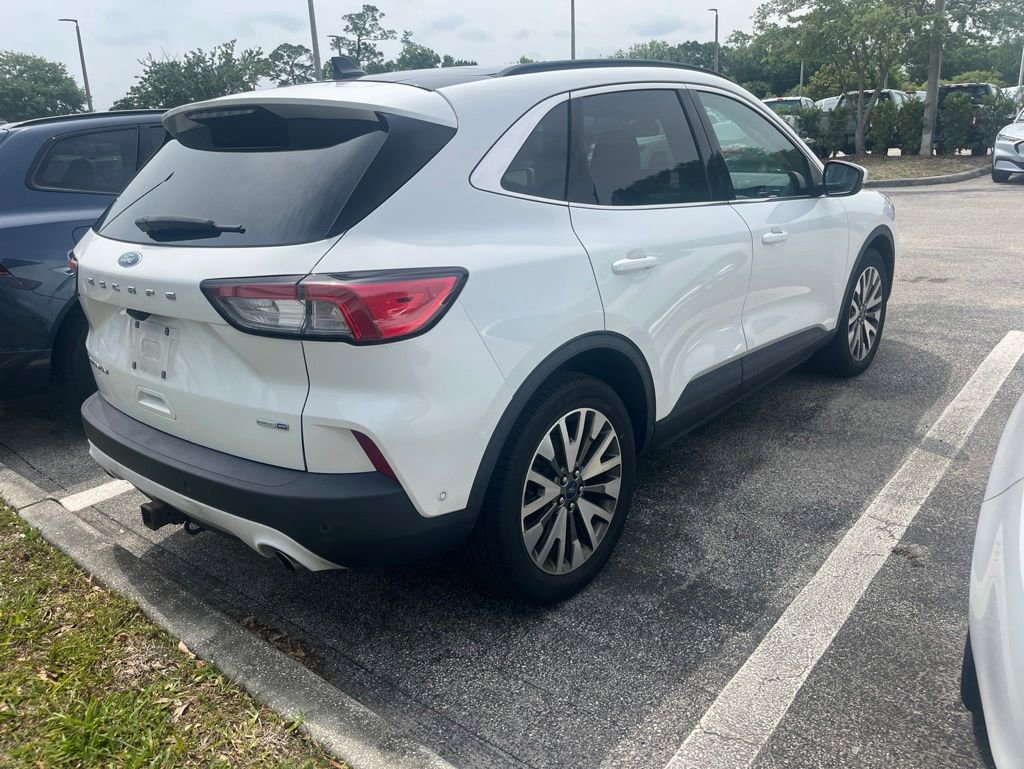 Used 2020 Ford Escape Titanium w/ Titanium Premium Package 2.0 AWD/4WD image 3