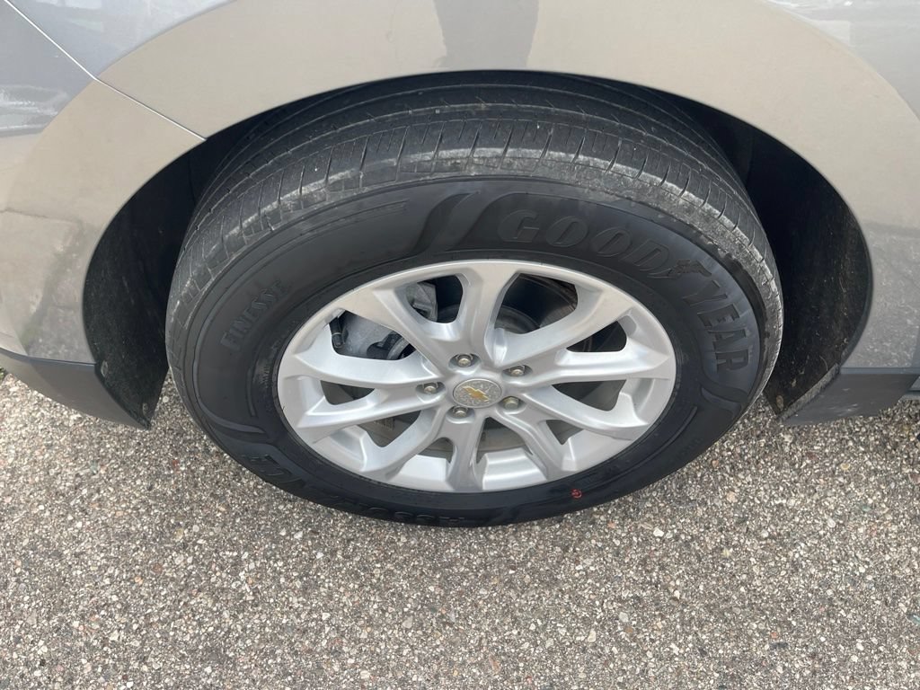 Used 2019 Chevrolet Equinox LT FWD image 18