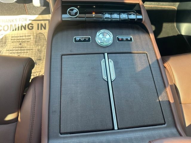 Used 2026 Lincoln Navigator Reserve AWD/4WD image 19