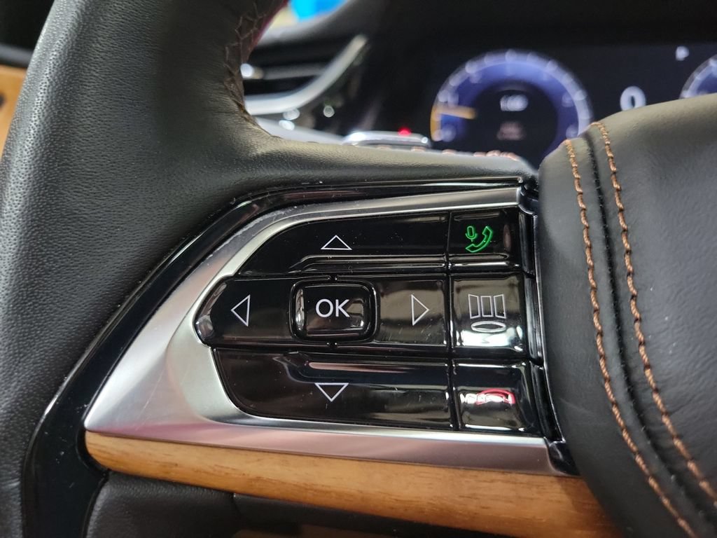 Used 2023 Jeep Grand Cherokee Summit AWD/4WD image 15