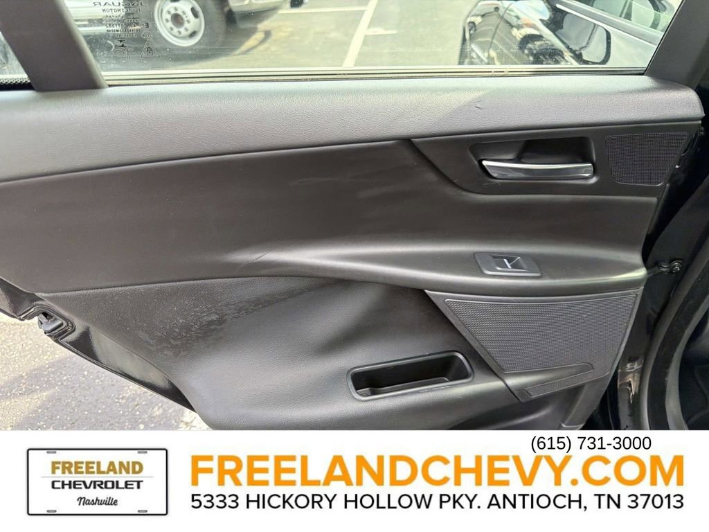 Used 2017 Jaguar XE image 15