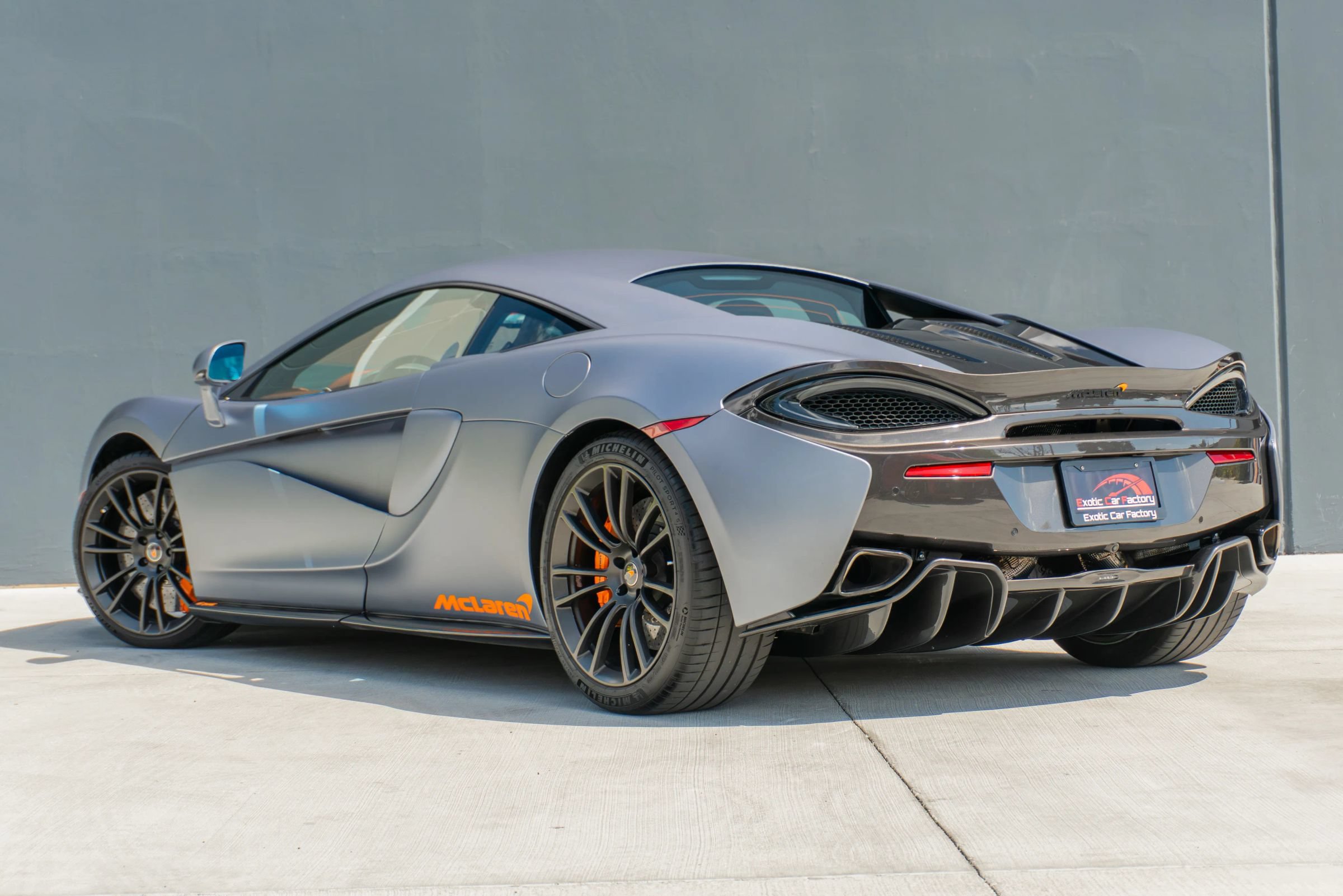 Used 2017 McLaren 570S Coupe RWD image 9