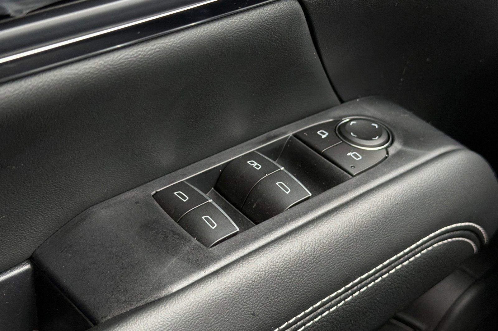 New 2026 GMC Terrain Denali w/ LPO, Floor Liner Package AWD/4WD image 11