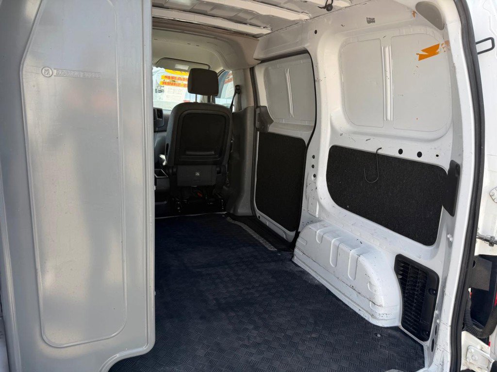 Used 2019 Nissan NV200 S image 17