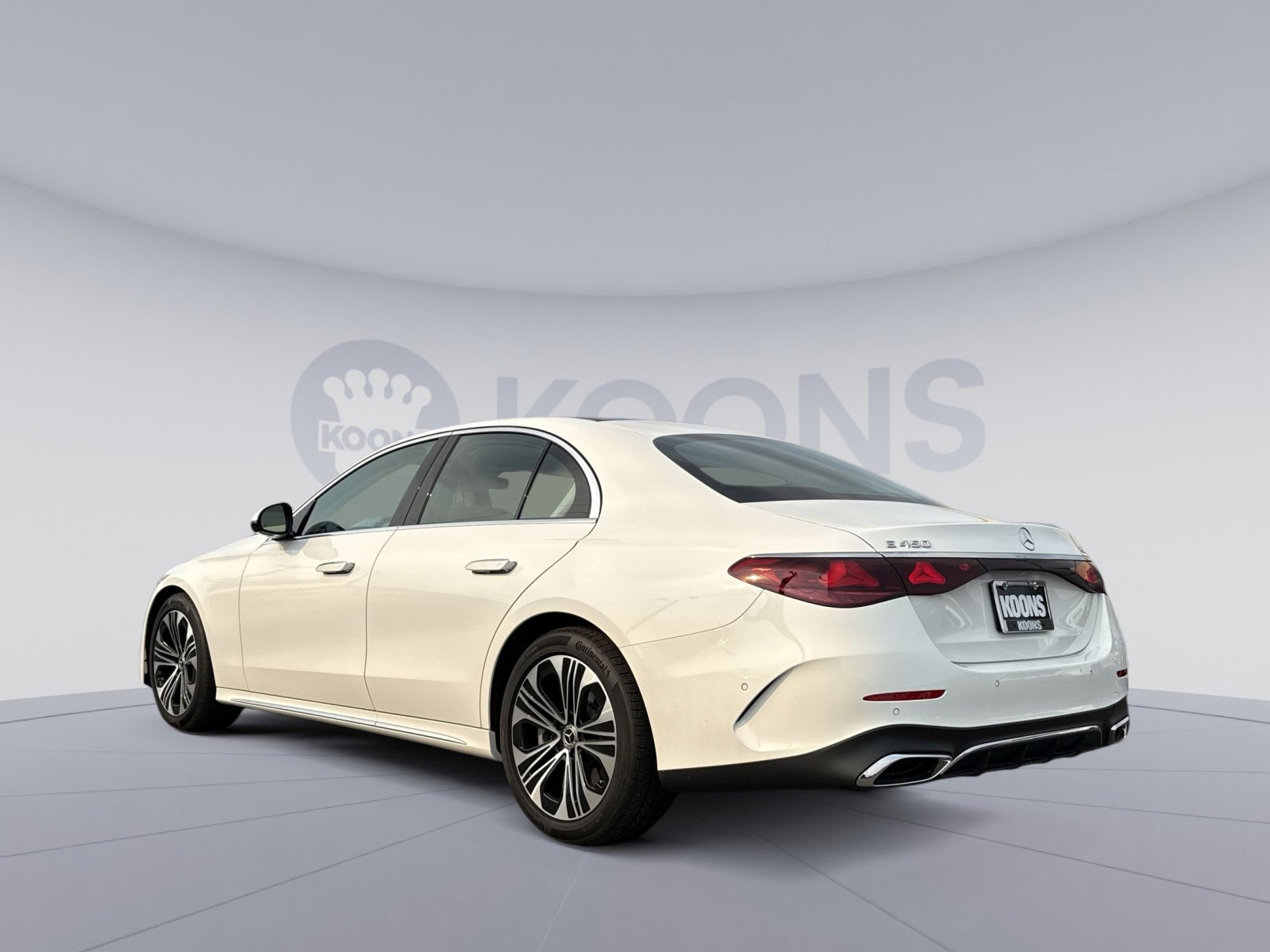 Used 2025 Mercedes-Benz E 450 4MATIC Sedan image 4