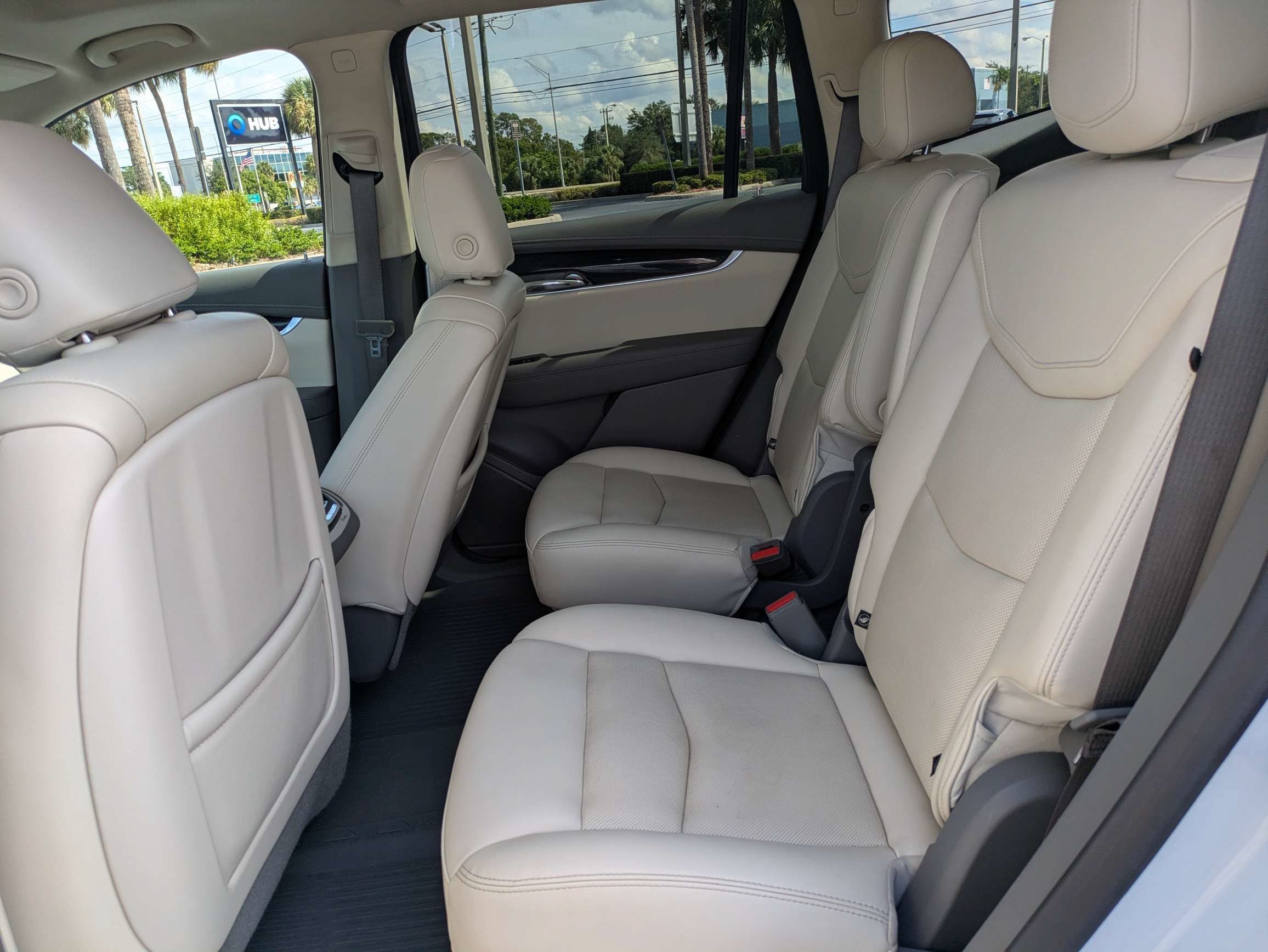 Used 2022 Cadillac XT6 Premium Luxury w/ Technology Package AWD/4WD image 10