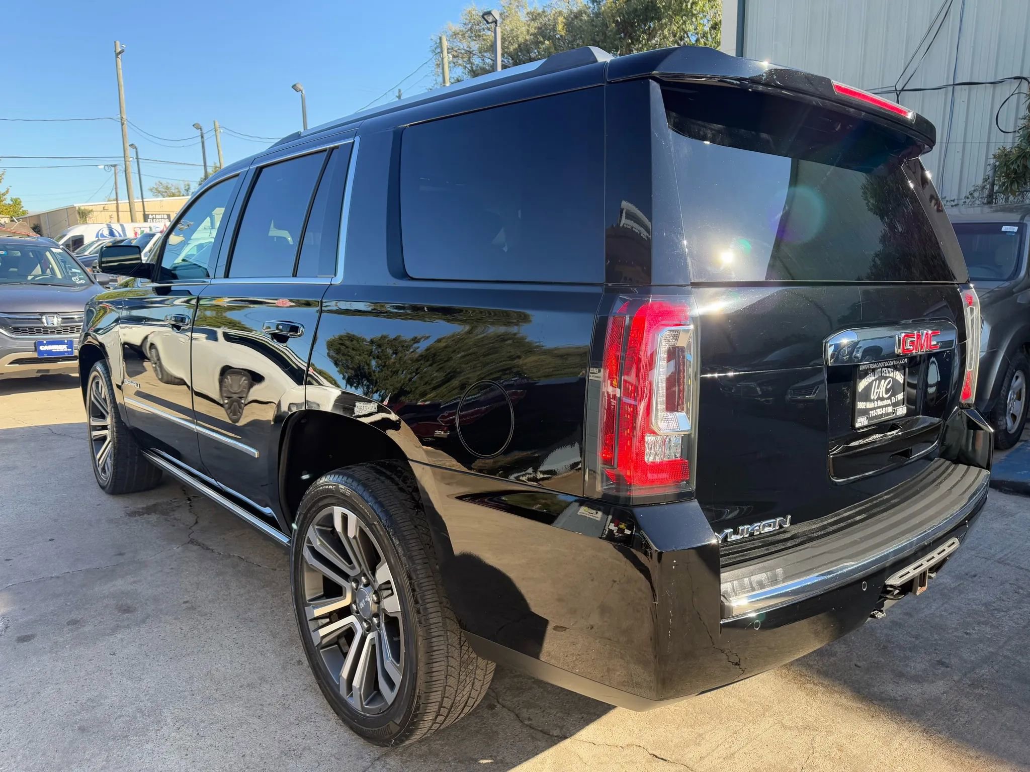 Used 2018 GMC Yukon Denali w/ Denali Ultimate Package image 5