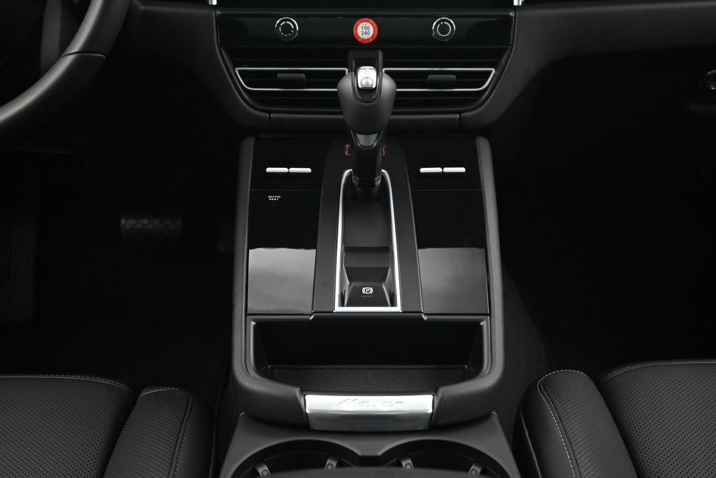Certified 2026 Porsche Macan Turbo AWD/4WD image 10