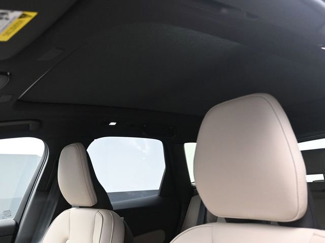 New 2026 Volvo XC60 B5 Plus w/ Protection Package Premier AWD/4WD image 18
