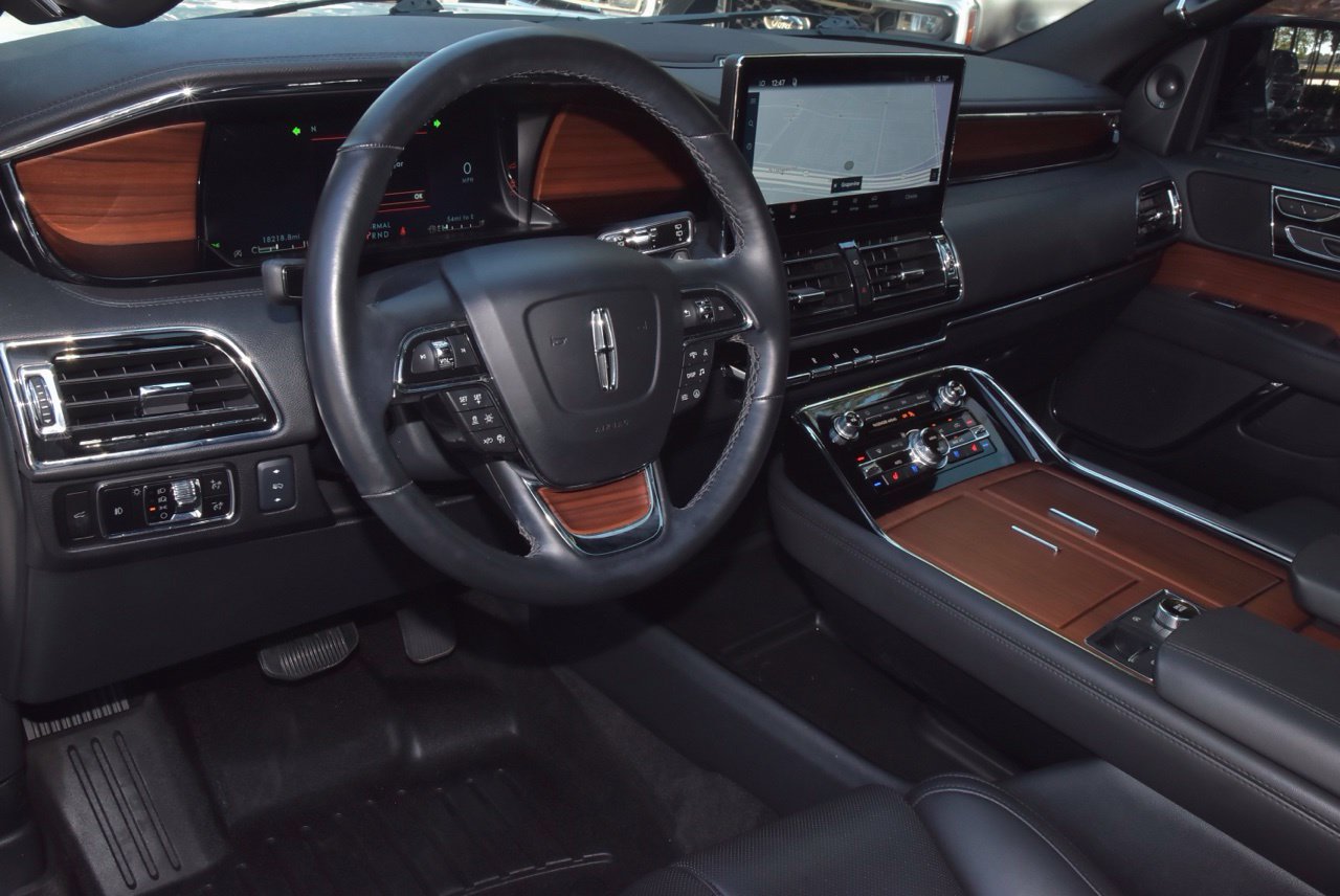 Used 2023 Lincoln Navigator 2WD image 34