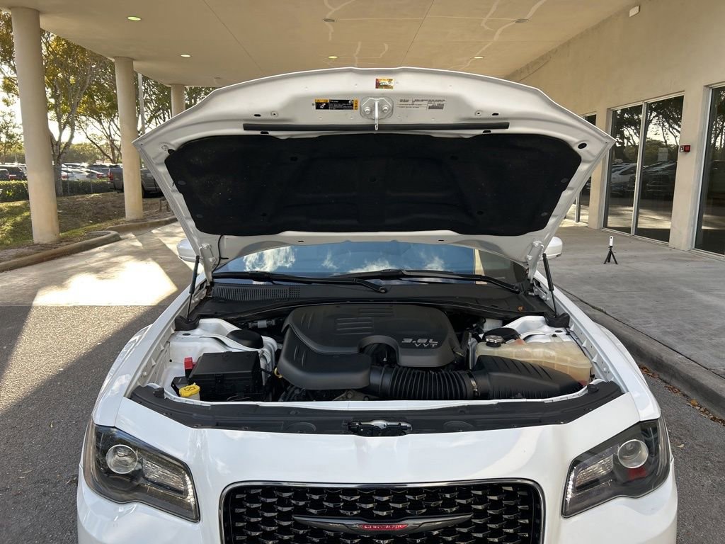 Used 2023 Chrysler 300 S image 10