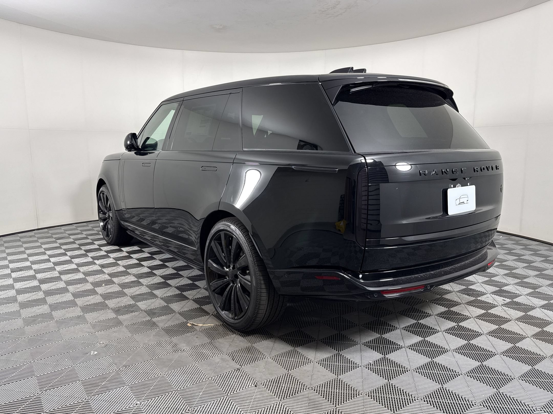 New 2026 Land Rover Range Rover Long Wheel Base SV AWD/4WD image 3