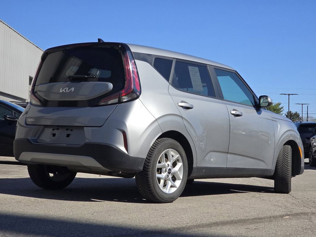 Used 2023 Kia Soul S FWD image 15