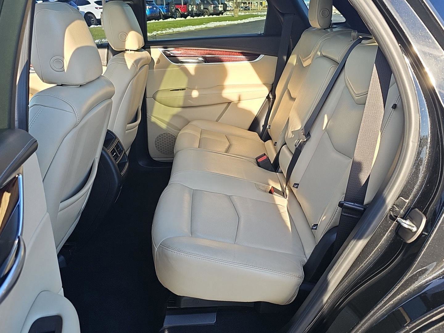 Used 2018 Cadillac XT5 Luxury w/ Driver Awareness Package image 27