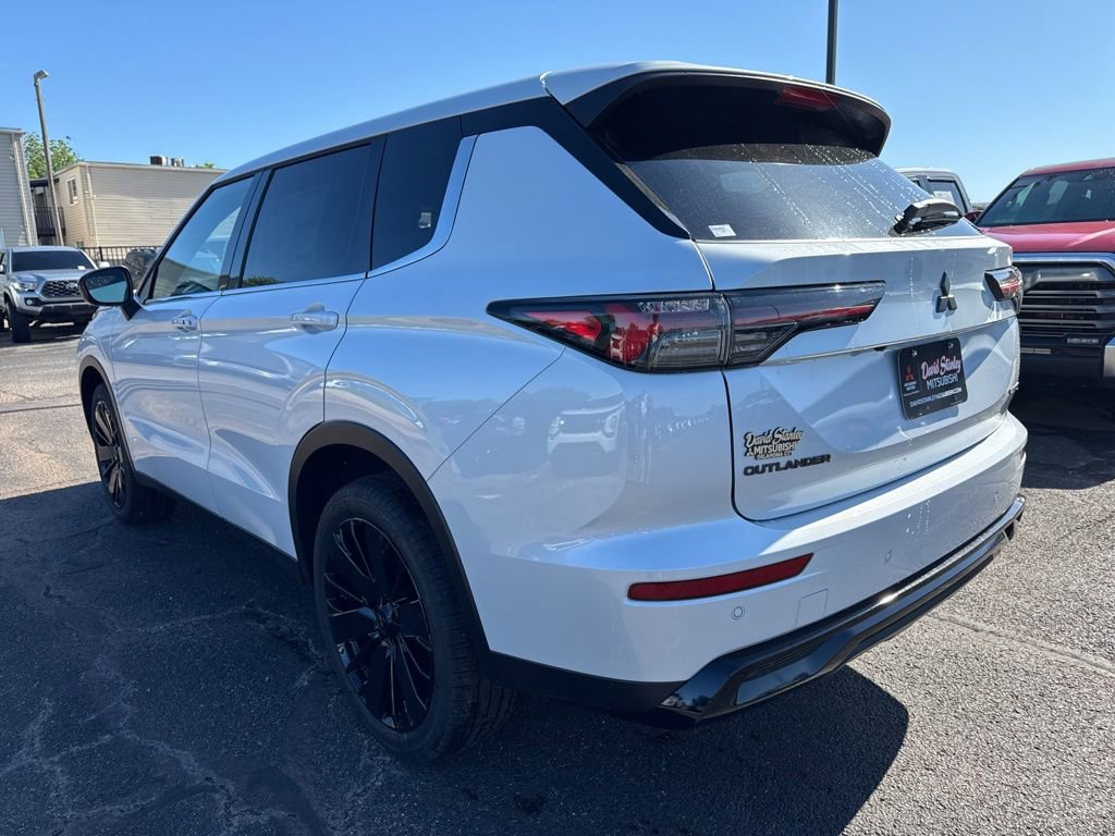New 2026 Mitsubishi Outlander LE FWD image 4