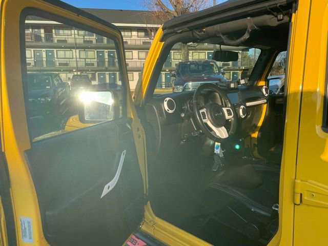 Used 2015 Jeep Wrangler Unlimited Sahara image 14