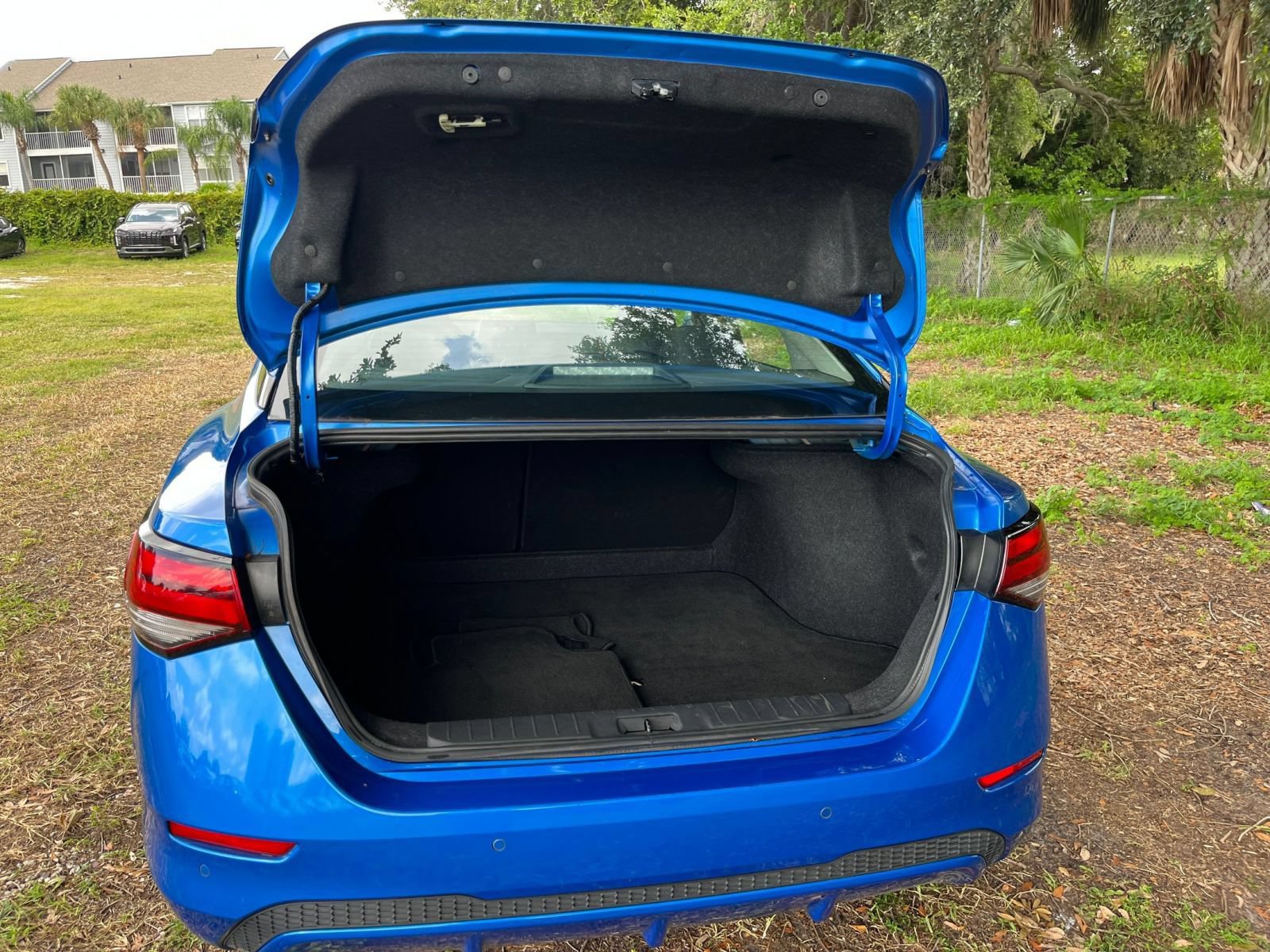 Used 2025 Nissan Sentra SV FWD image 28