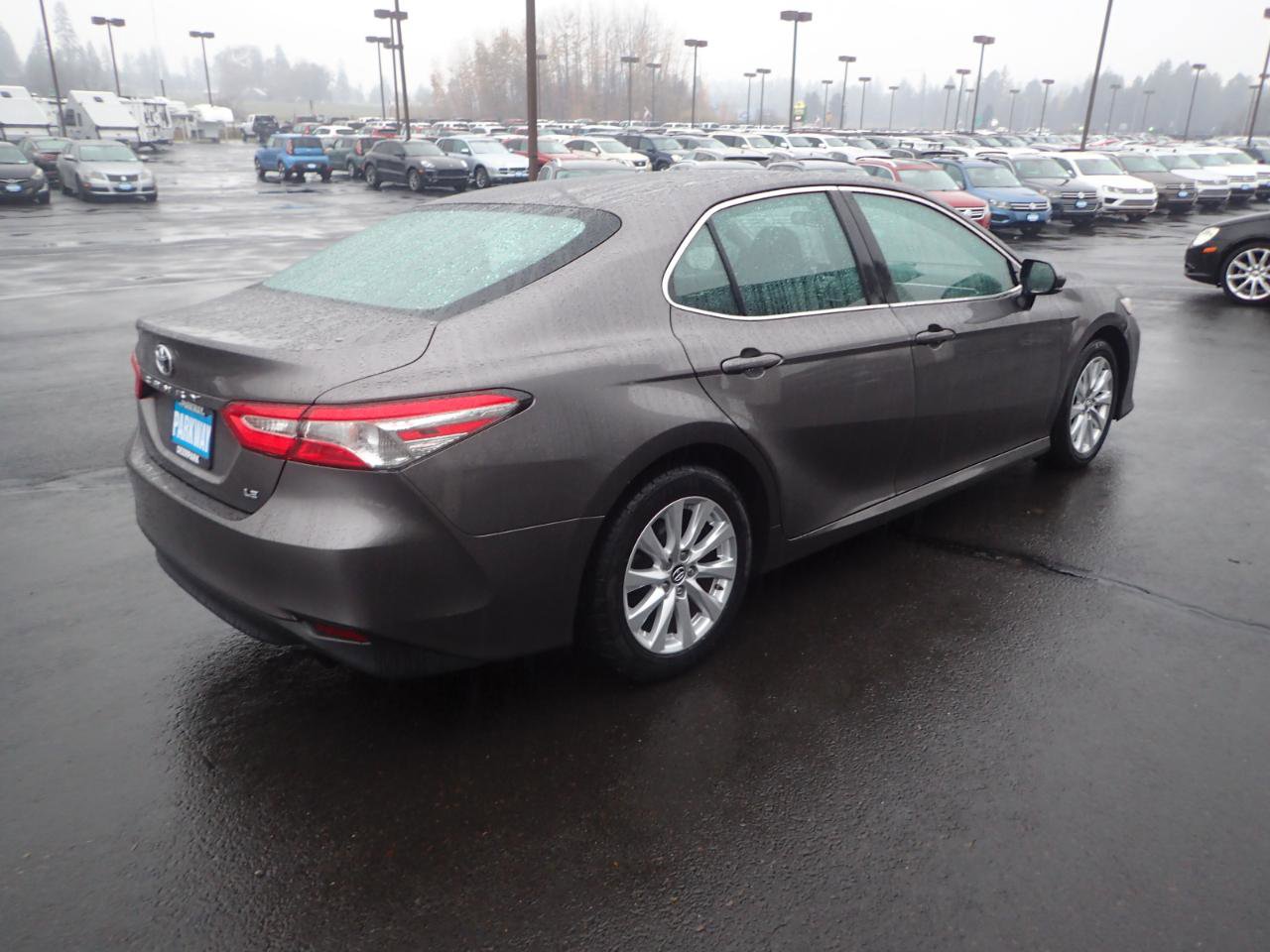 Used 2018 Toyota Camry LE FWD image 5