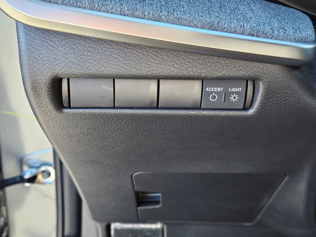 New 2026 Nissan Kicks SV w/ SV Premium Package image 30