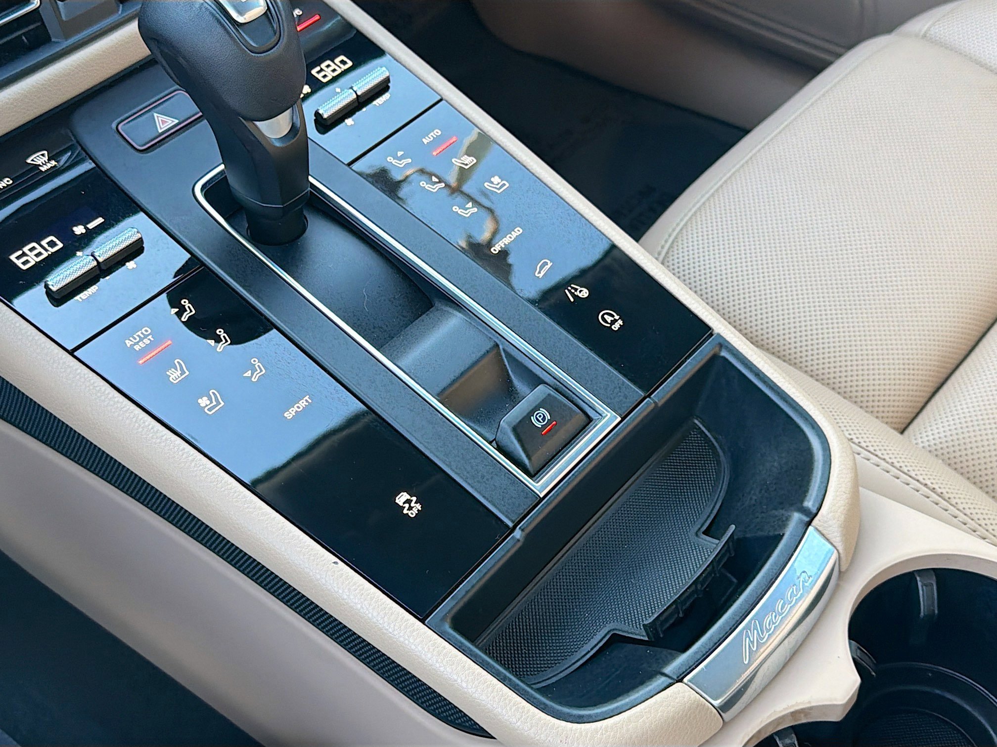 Used 2022 Porsche Macan image 29