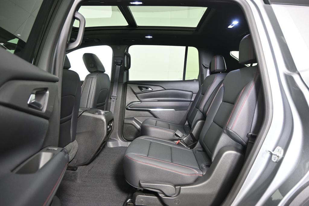 Used 2026 Chevrolet Traverse Z71 w/ LPO, Floor Liner Package AWD/4WD image 18