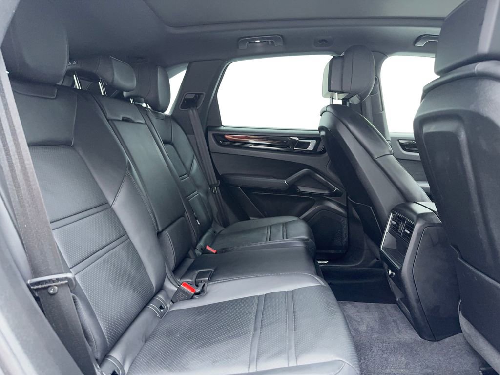 Used 2023 Porsche Cayenne image 17