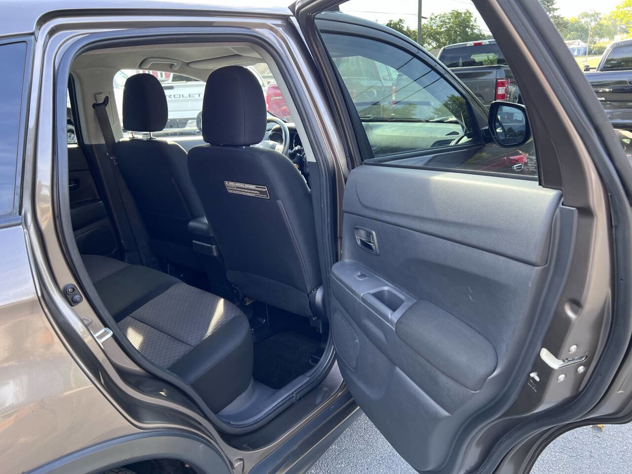 Used 2018 Mitsubishi Outlander Sport LE image 25